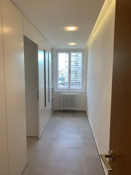 ZWEITBEZUG FERNBLICK GARAGE