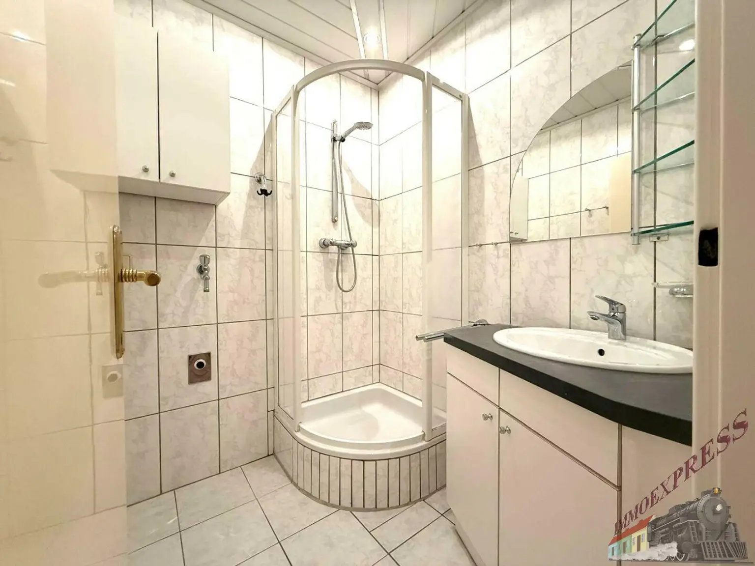 Gut gelegene Eigentumswohnung mit Loggia, in der Inzersdorf Stadt, 10. Bezirk!
