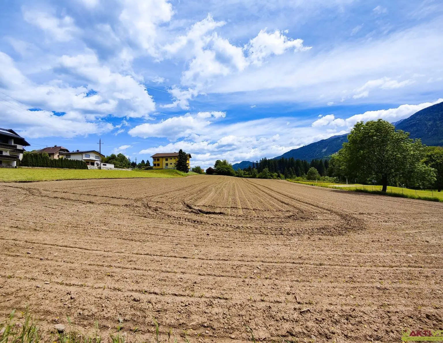 Großes Baugrundstück mit Grünblick in Berg im Drautal. - Zwei Parzellen, teilbar und Doppelhaus möglich.