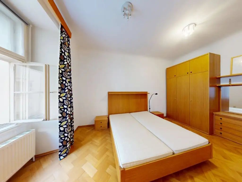 Wohnen an der Seilerstätte! Premium-Lage 1. Bezirk! 2-Zimmer-Altbauwohnung!