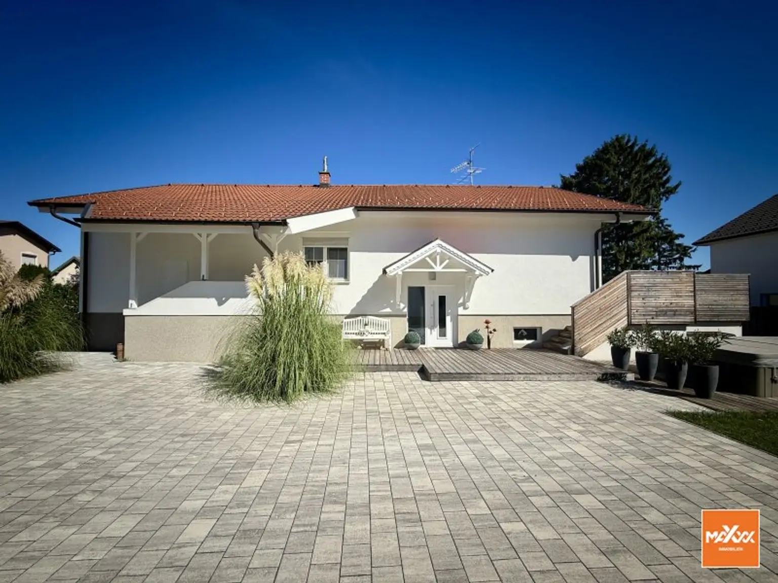 Provisionsfrei! Modernisiertes Einfamilienhaus mit 5 Zimmern & großem Keller!