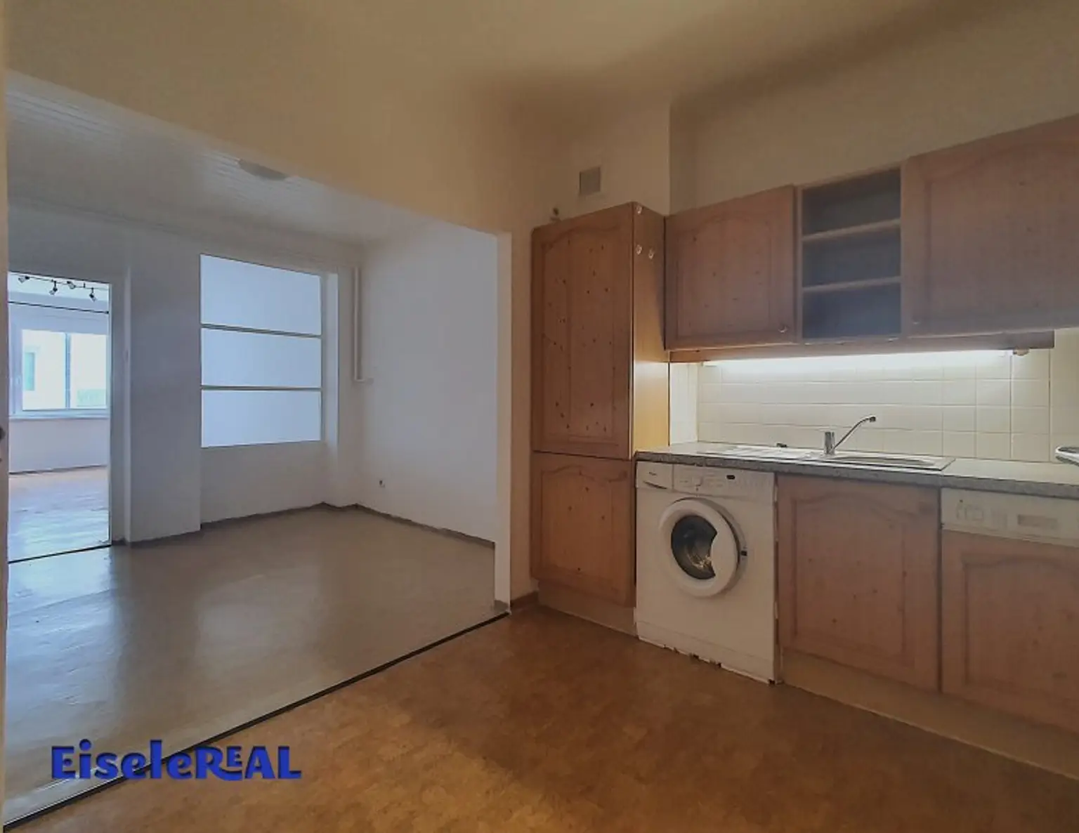 SINGLE/Pärchen-Wohnung  - Innenhof-RUHELAGE!!
