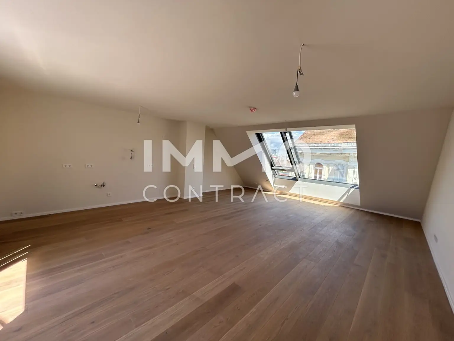 LUXURIÖSE 4-ZIMMER-WOHNUNG MIT
DACHTERRASSE - beim Naschmarkt