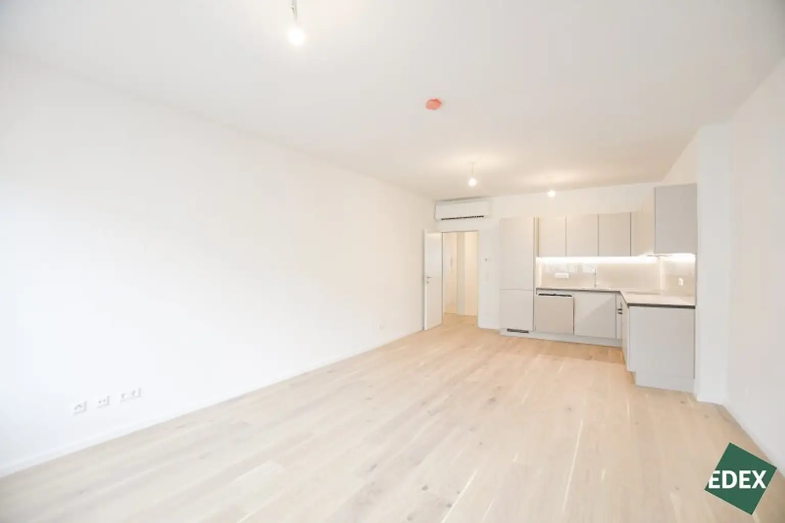 Erstbezug nach Sanierung: Schöne 2 Zimmer-Wohnung nahe Meidling Bahnhof