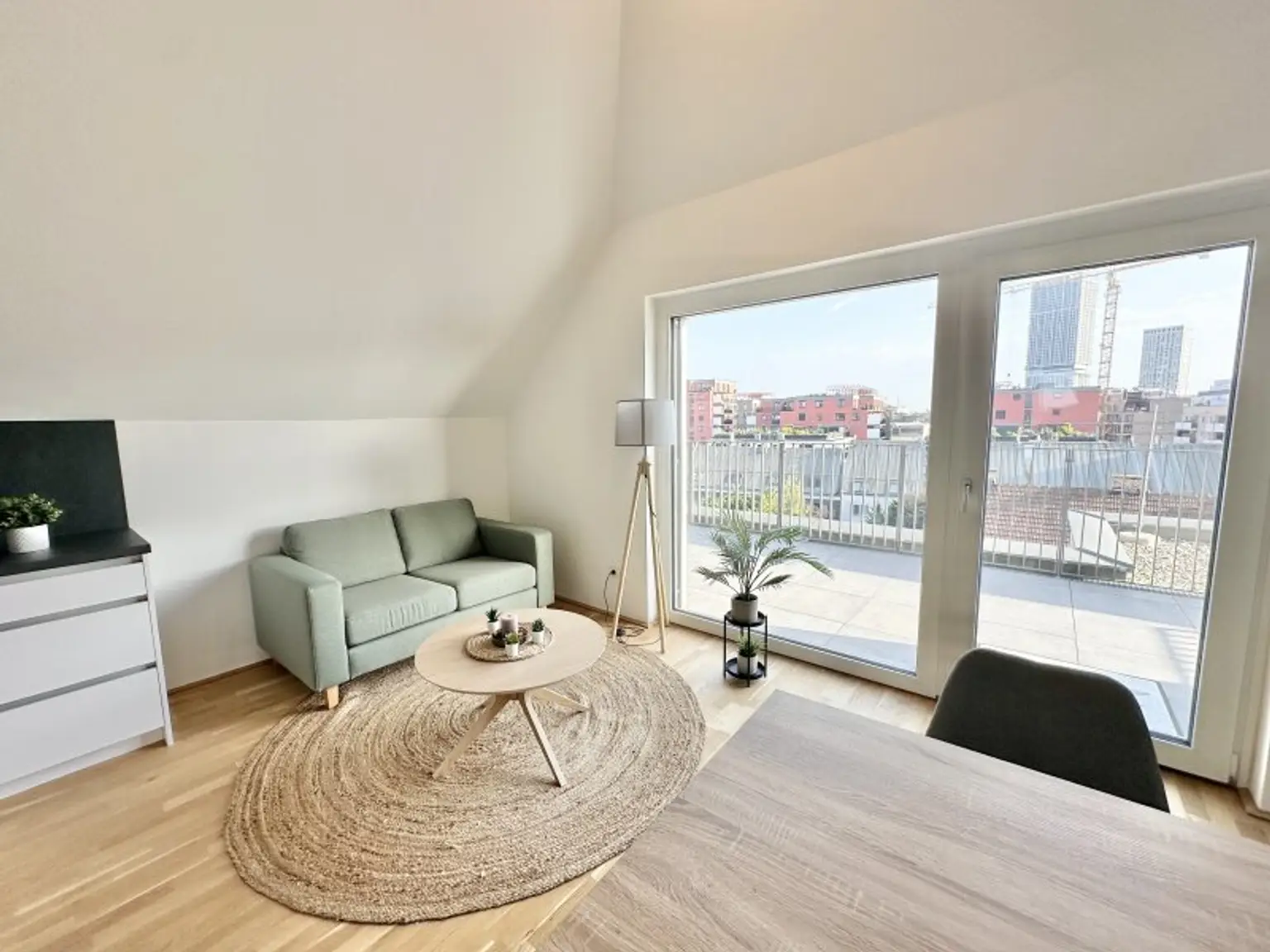 Hier müssen Sie schnell sein - AB SOFORT BEZIEHBAR!! Tolle 3 Zimmerdachgeschosswohnung + zwei Terrassen! Absolute Toplage! U1 Kagranerplatz!!