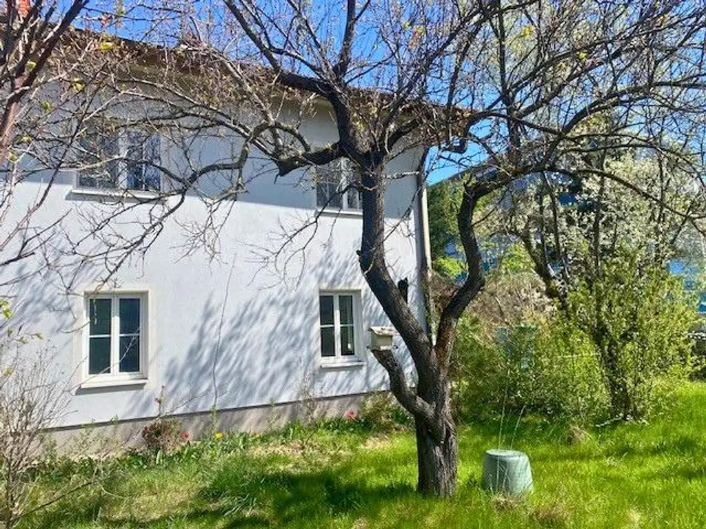 Mehrfamilienhaus in Wiener Neustadt- viel Platz für Generationen!