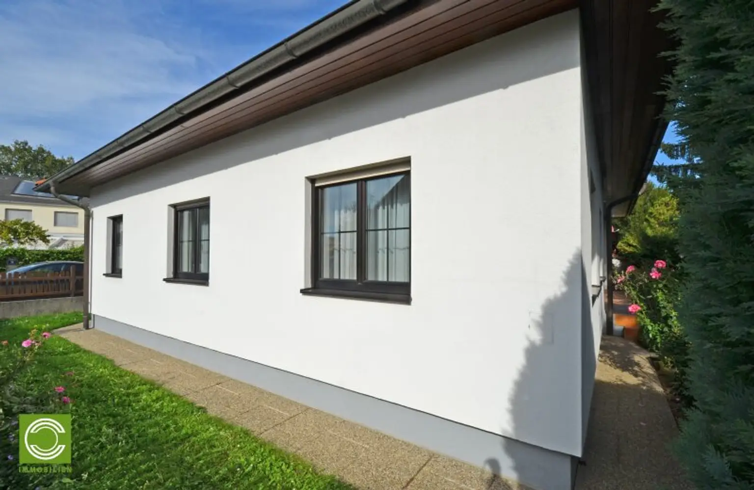 CHRISTOPH CHROMECEK IMMOBILIEN - PERCHTOLDSDORF - Erstklassiger Bungalow auf ruhigem Eckgrundstück!
