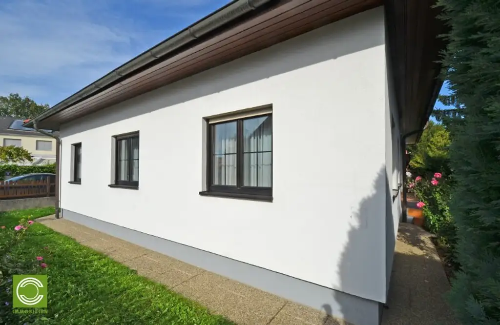CHRISTOPH CHROMECEK IMMOBILIEN - PERCHTOLDSDORF - Erstklassiger Bungalow auf ruhigem Eckgrundstück!