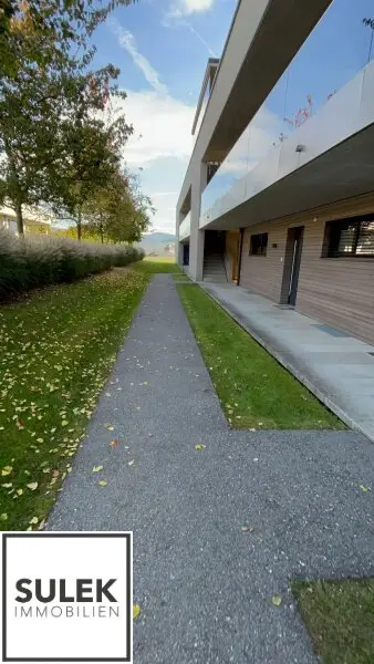Attersee am Attersee: 2,5 Zimmer-Gartenwohnung mit Pool & Golfplatznähe – 250m zum Attersee | Jahresmiete