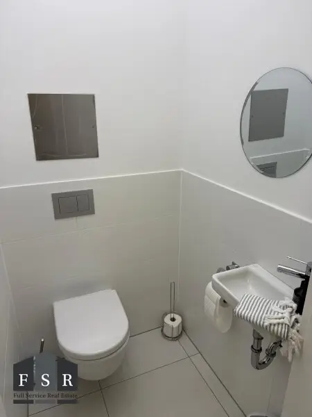 Alles da - Moderne und elegante Altbauwohnung mit Balkon in bester Lage + 1x Garagenplatz und Einbauküche im Preis inkludiert