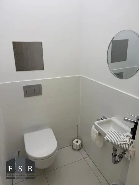 Alles da - Moderne und elegante Altbauwohnung mit Balkon in bester Lage + 1x Garagenplatz und Einbauküche im Preis inkludiert