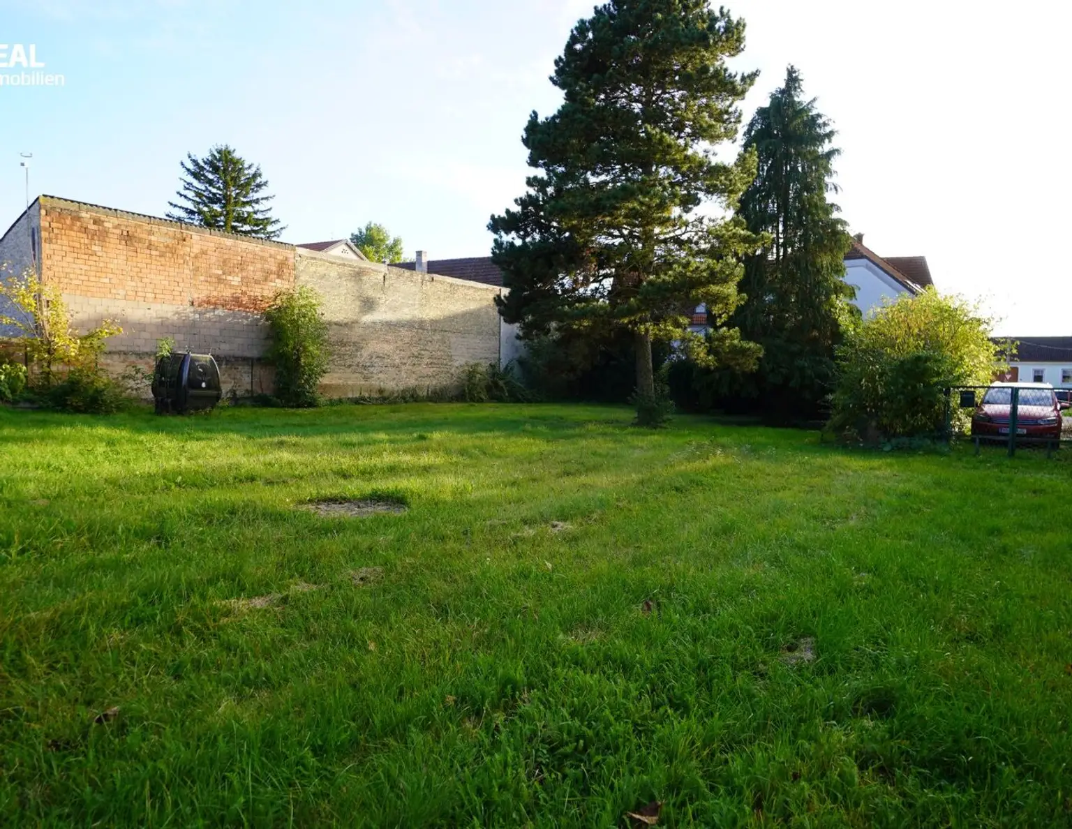 RARITÄT!! GELDANLAGE OHNE BAUZWANG IN WÜRNITZ!! IHR TRAUMGRUNDSTÜCK IN BESTLAGE WARTET AUF SIE!! AUCH FÜR BAUTRÄGER GEEIGNET, DA BIS ZU 4 WOHNEINHEITEN MÖGLICH!!