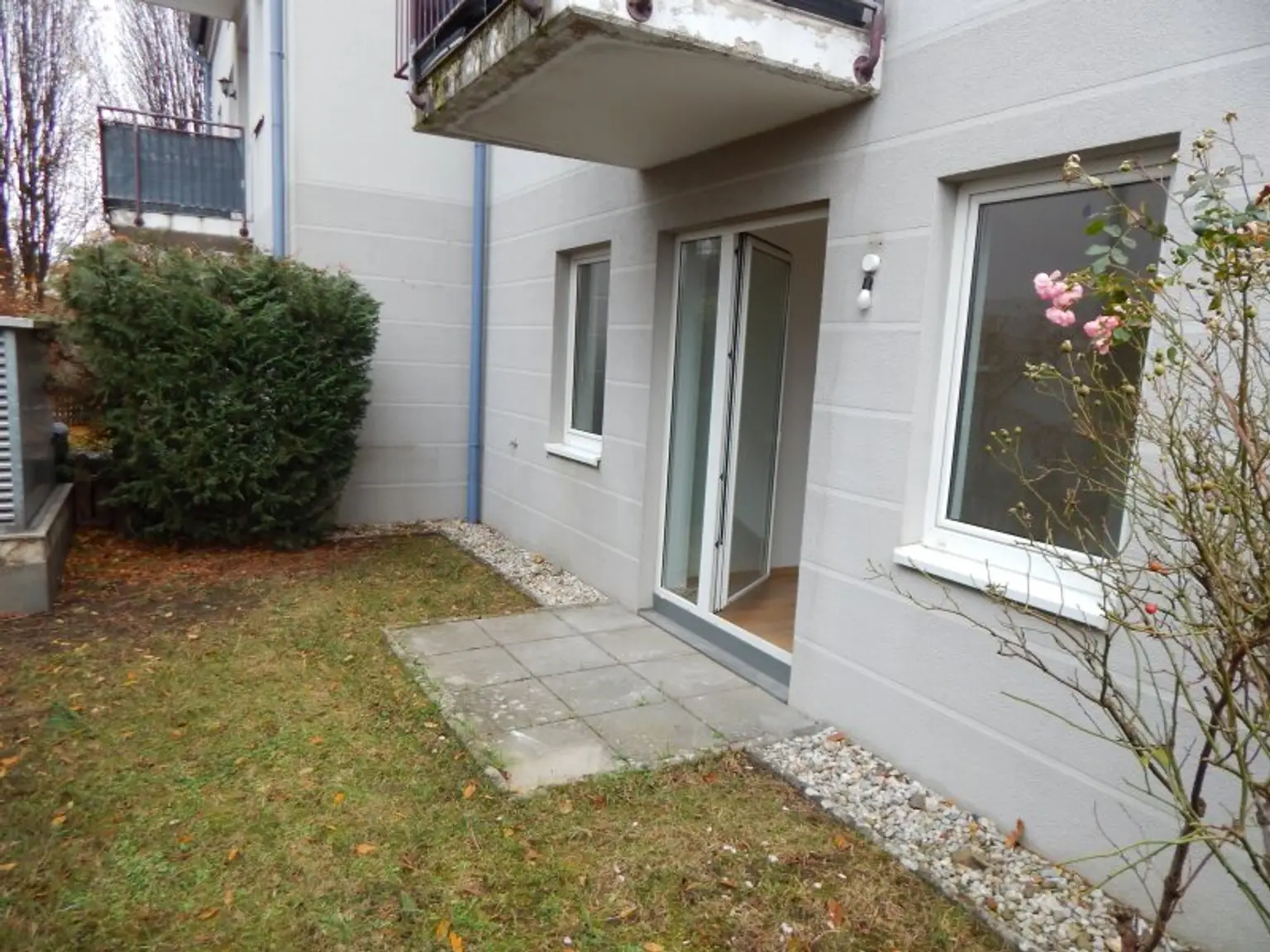 "PROVISIONSFREI" Helle und ruhige Garten-/Terrassenwohnung mit Tiefgaragenplatz