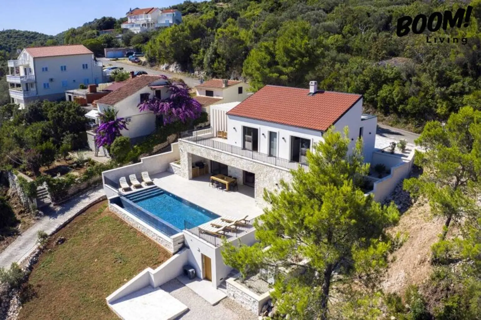 Mediterraner Traum trifft moderne Urbanität - Stillvolle Design Villa im Herzen der Insel Iz