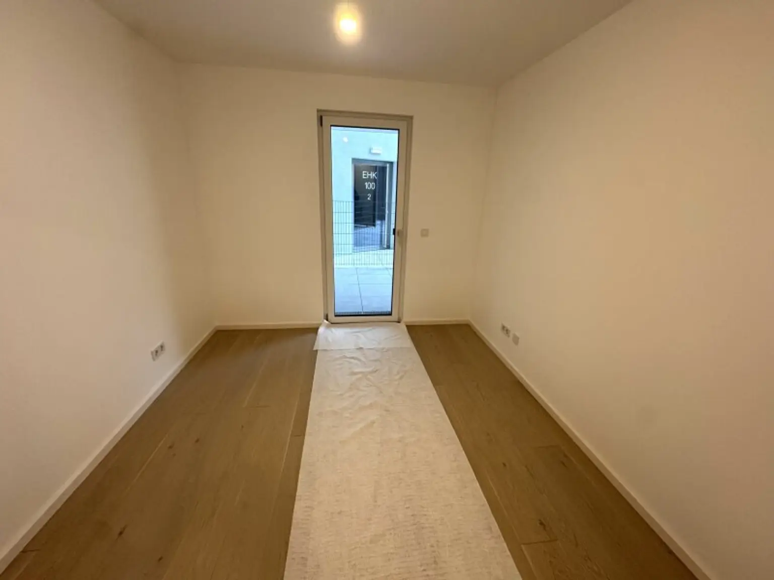 EIGENGRUND NÄHE ALTE DONAU – FREIFLÄCHEN - LUFTWÄRMEPUMPE – KELLER – GARAGE – U-BAHN!