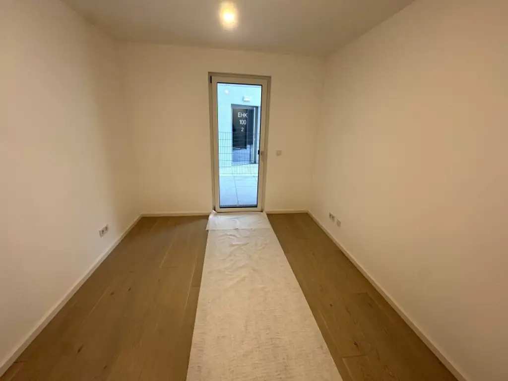 EIGENGRUND NÄHE ALTE DONAU – FREIFLÄCHEN - LUFTWÄRMEPUMPE – KELLER – GARAGE – U-BAHN!