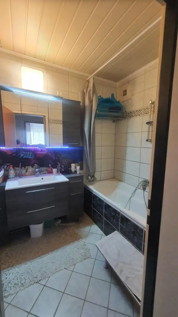 3 ZIMMER WOHNUNG IN ASTEN