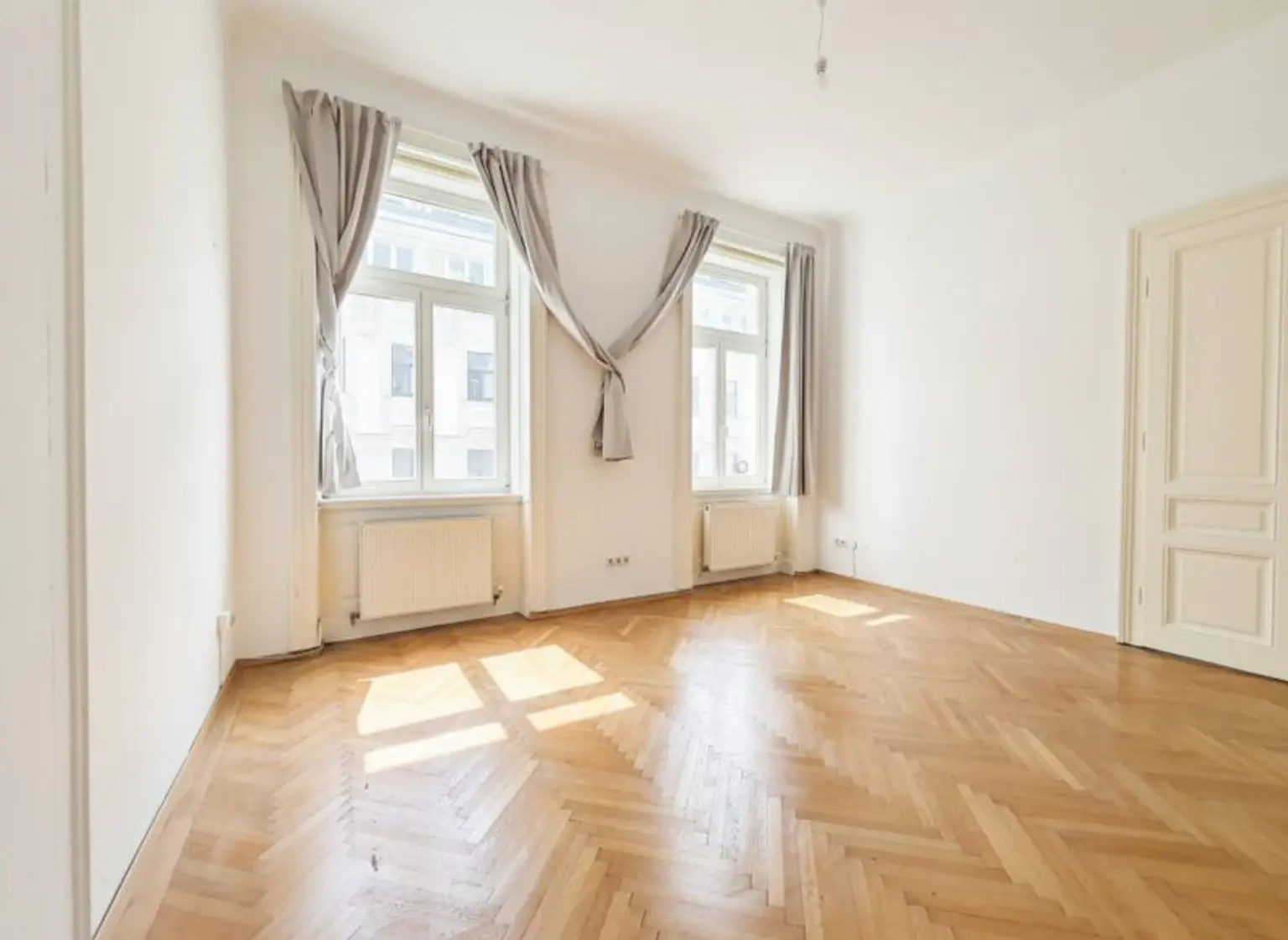 ++RARITÄT** ALTBAU-WOHNUNG mit Stil in Begehrter Lage! ++ Nähe Galleria, Arenbergpark, U-Bahn