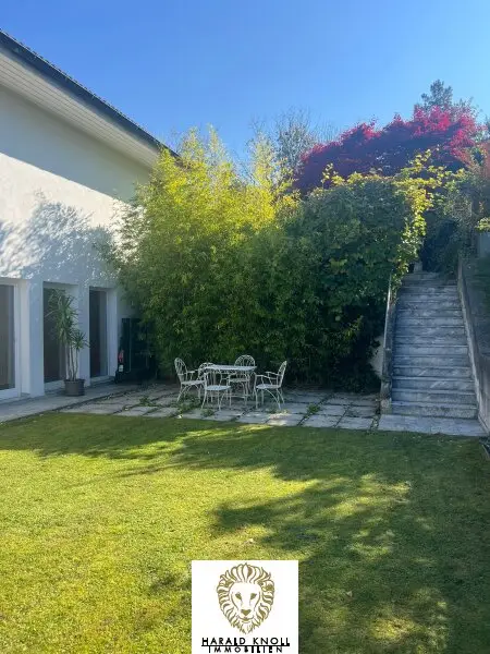 Charmantes Einfamilienhaus mit zwei Gärten und Panoramablick in Aldrans