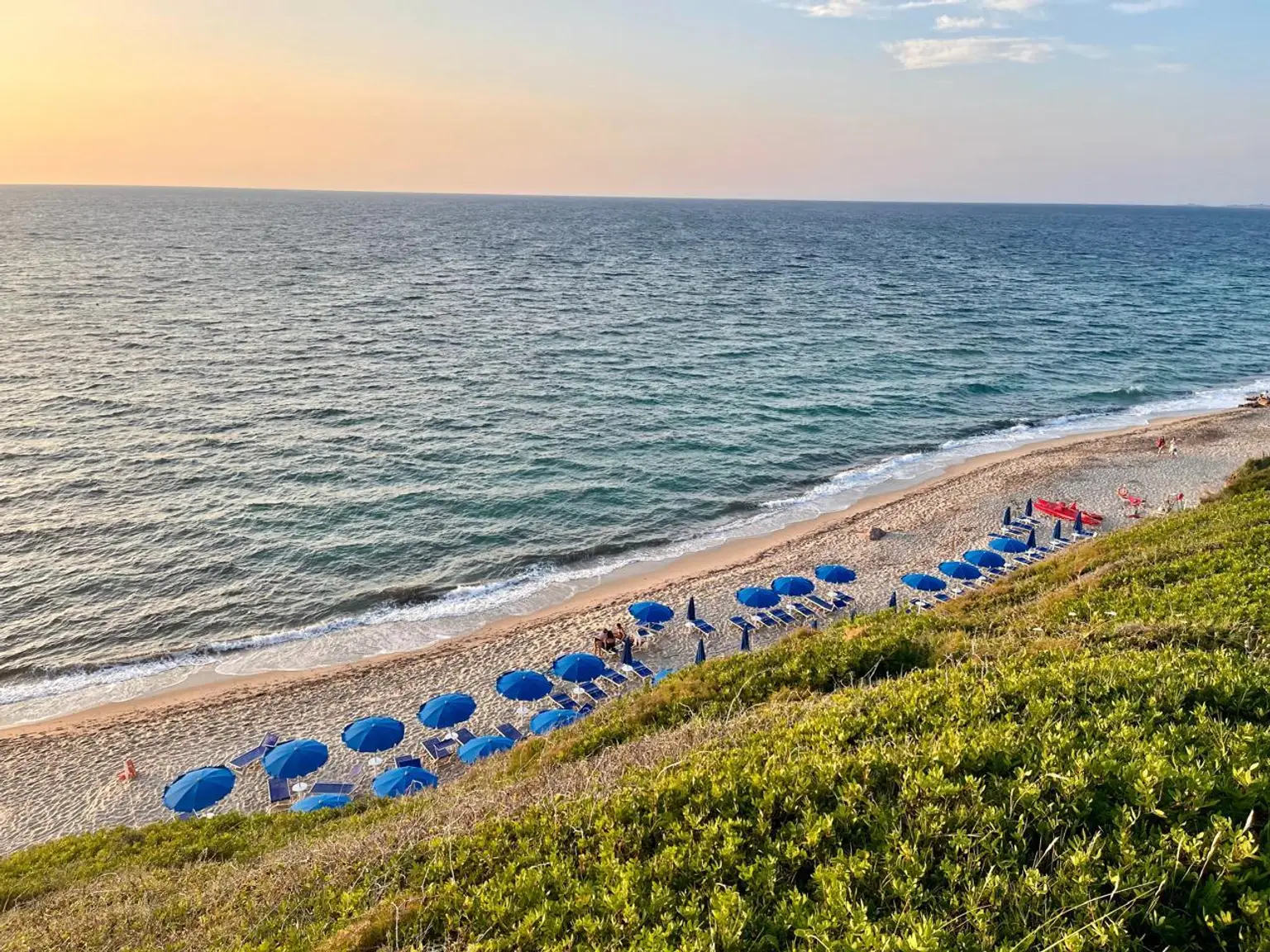 Traumwohnung am Meer in Sardinien – Terrasse & Privatparkplatz inklusive
