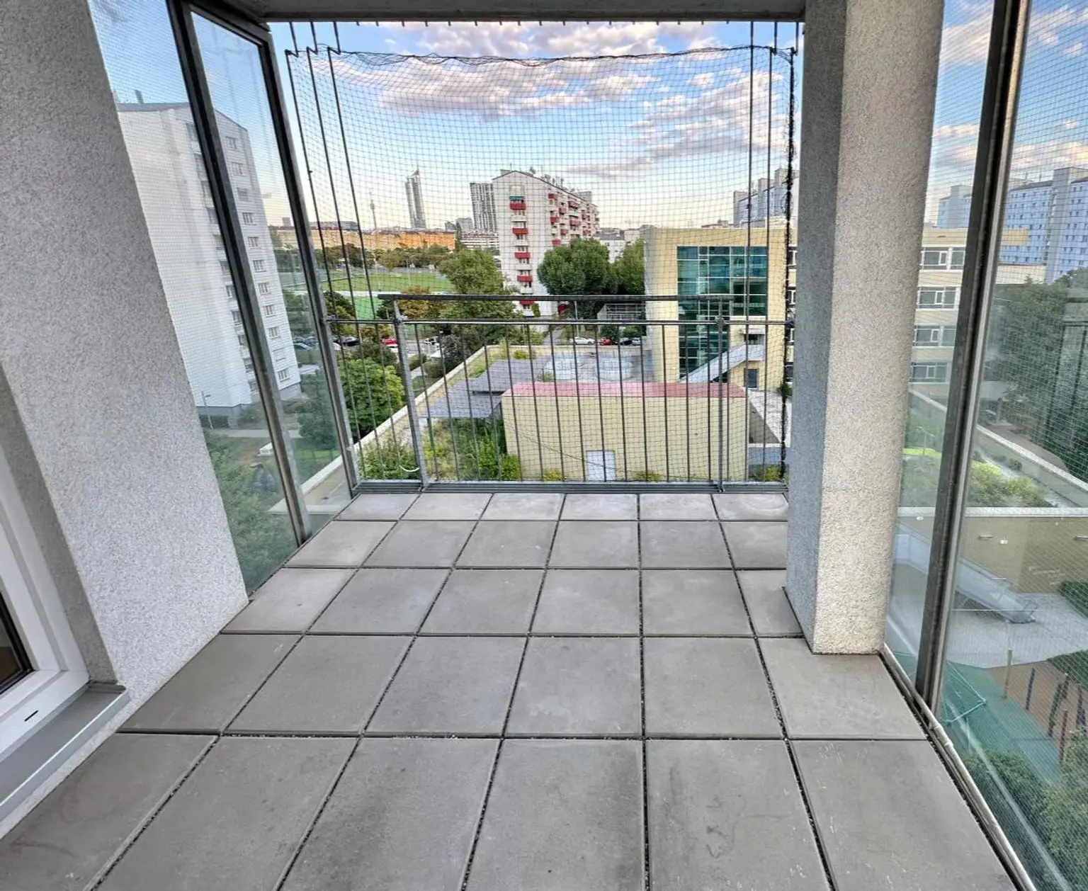 Loggia mit Fernblick, gute Infrastruktur & Zustand
