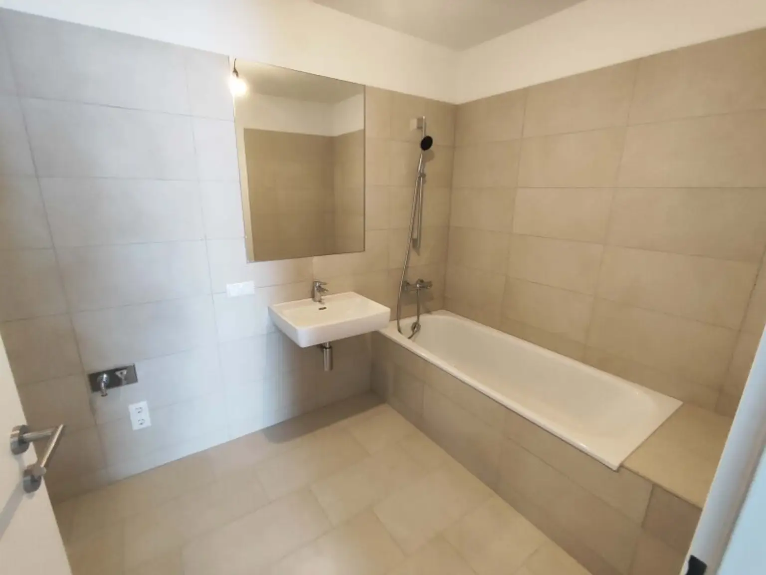 TOP NEUBAU 2-Zimmer-ERSTBEZUG mit Balkon im 4. OG in 1210 Wien! Top 1/30