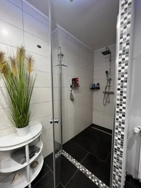 NOTVERKAUF !! Klein-Harras, renoviertes Multifunktionshaus, 30 Minuten von Wien Donaustadt