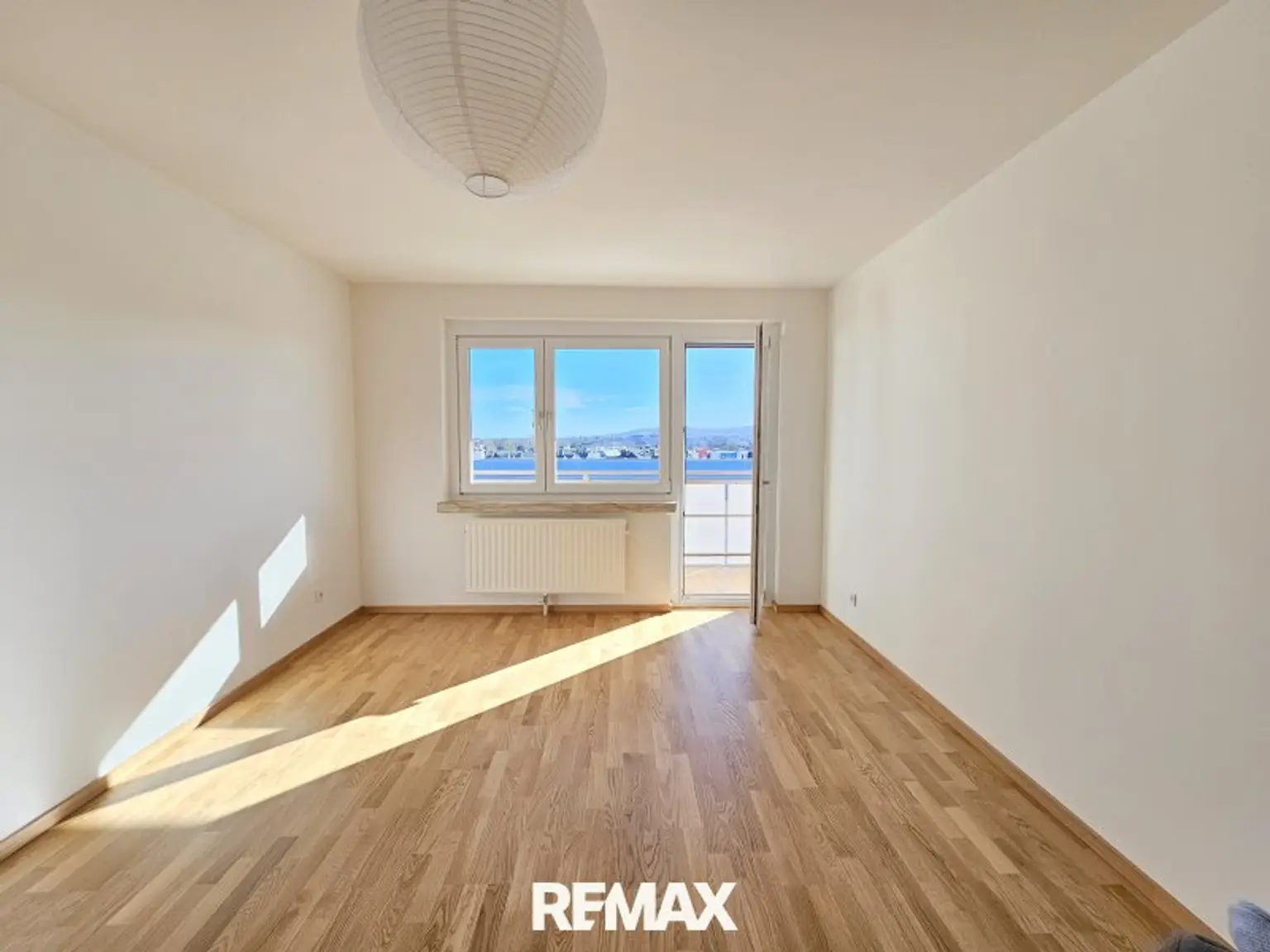 Südseitiges Wohnzimmer