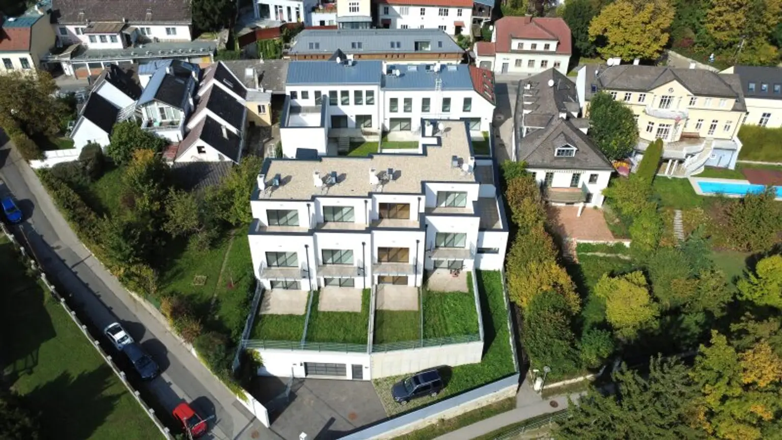 LEBENSQUALITÄT MIT AUSSICHT - EXKLUSIVES TOWNHAUS AUF EIGENGRUND IN WEIDLING – NATURNAHES WOHNEN MIT STIL