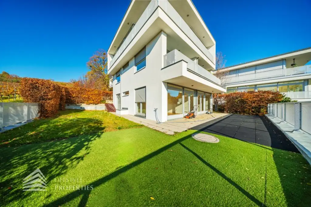 Wunderschöne 4 - Zimmer Wohnung mit Terrasse und Garten