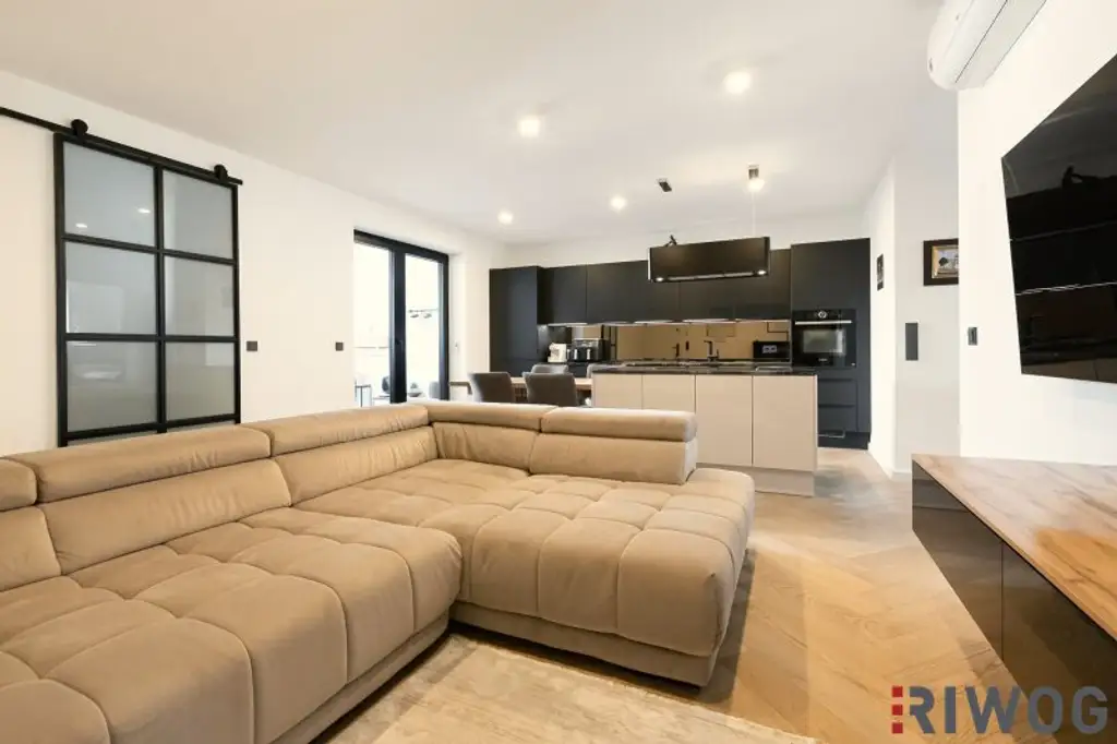 Altbau-Chic im Dachgeschoss | 3-Zimmer Balkonwohnung mit Klimaanlage und Fußbodenheizung