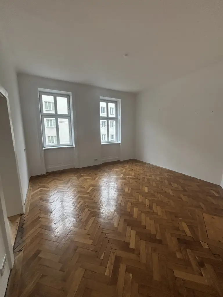 Sanierungsbedürftige 4 Zimmer Altbauwohnung mit viel Potential in zentraler Döblinger Lage - Billrothstrasse !