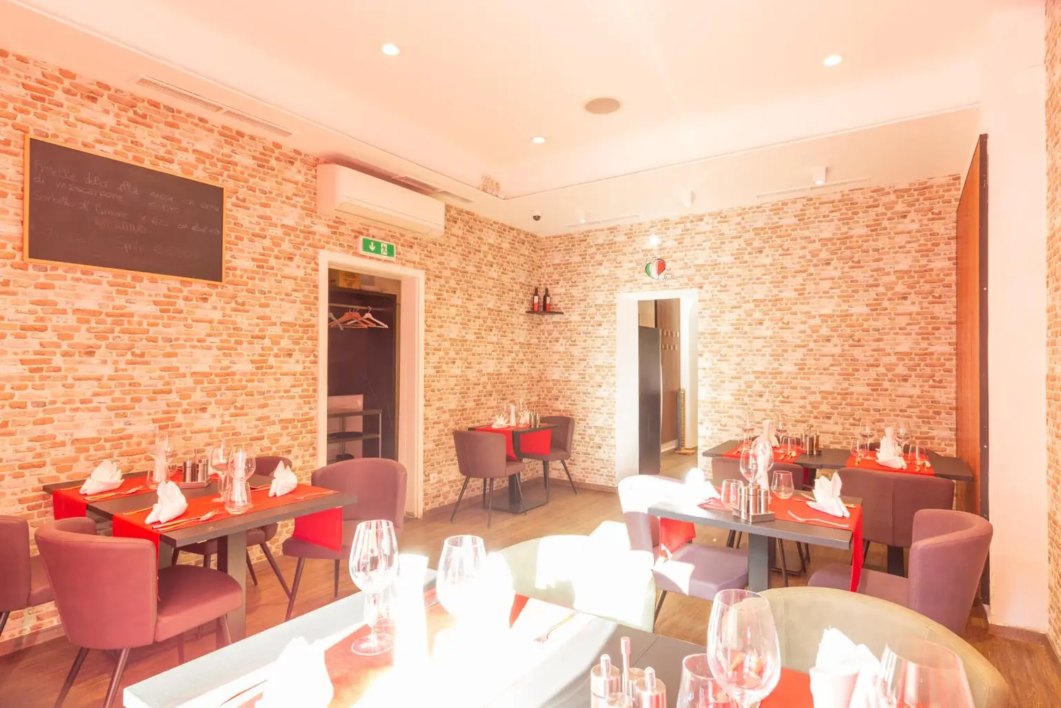 Gastro-Highlight am Grieskai: Stilvolles Restaurant mit Inventar & Potenzial
