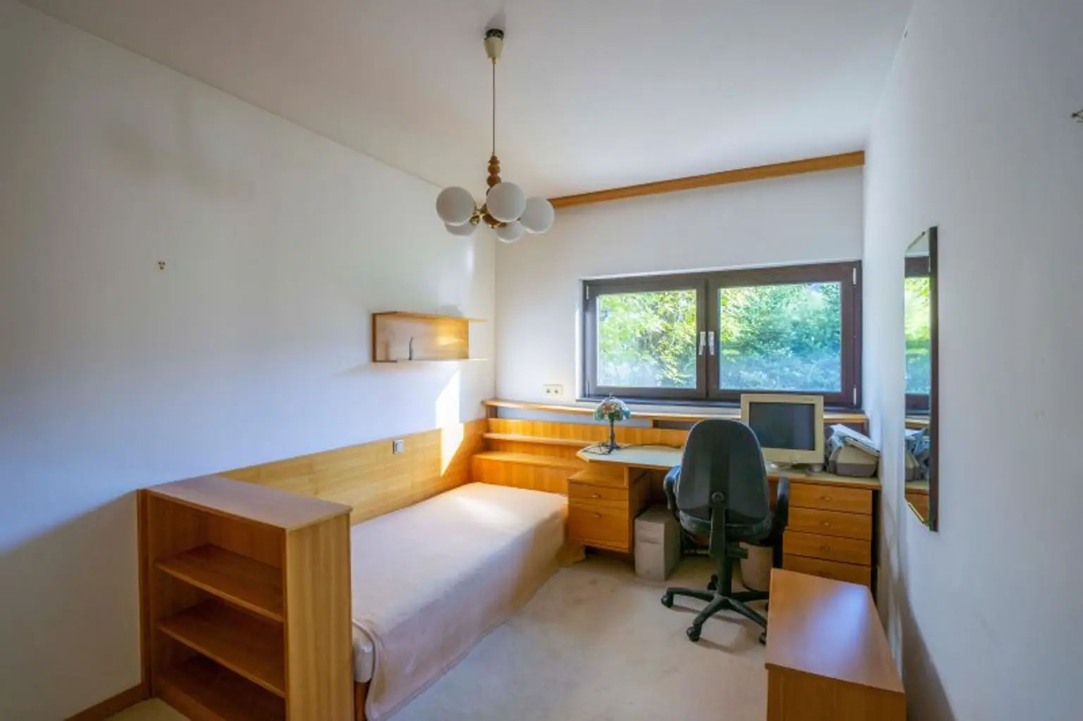 Eckreihenhaus mit Einfamilienhauscharakter in zentrumsnaher Aussichtsslage