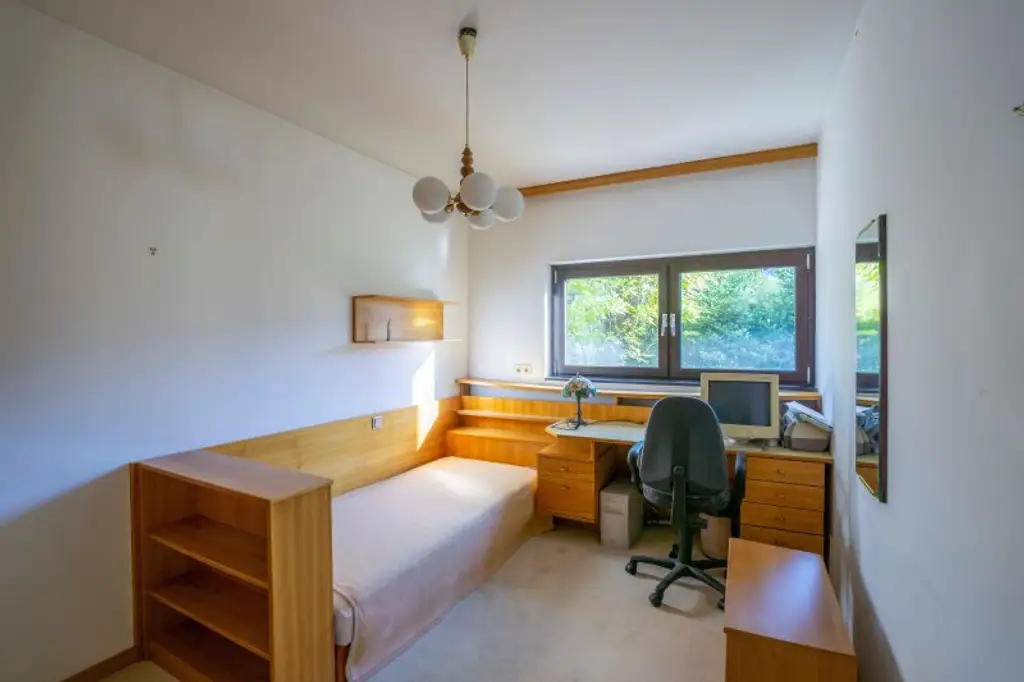 Eckreihenhaus mit Einfamilienhauscharakter in zentrumsnaher Aussichtsslage