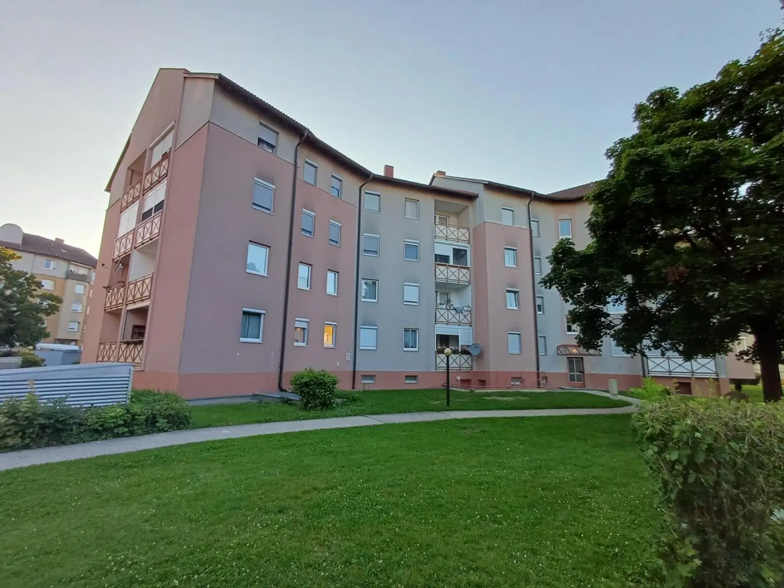 Wels: Geschmackvoll sanierte Eigentumswohnung in beliebter Siedlungslage!
