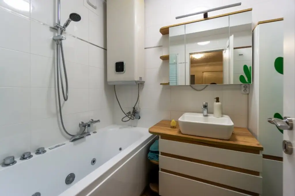 Zentral gelegene 5 Zimmer! Zu Fuß ins Sacre Coeur, 15 Minuten nach Hütteldorf