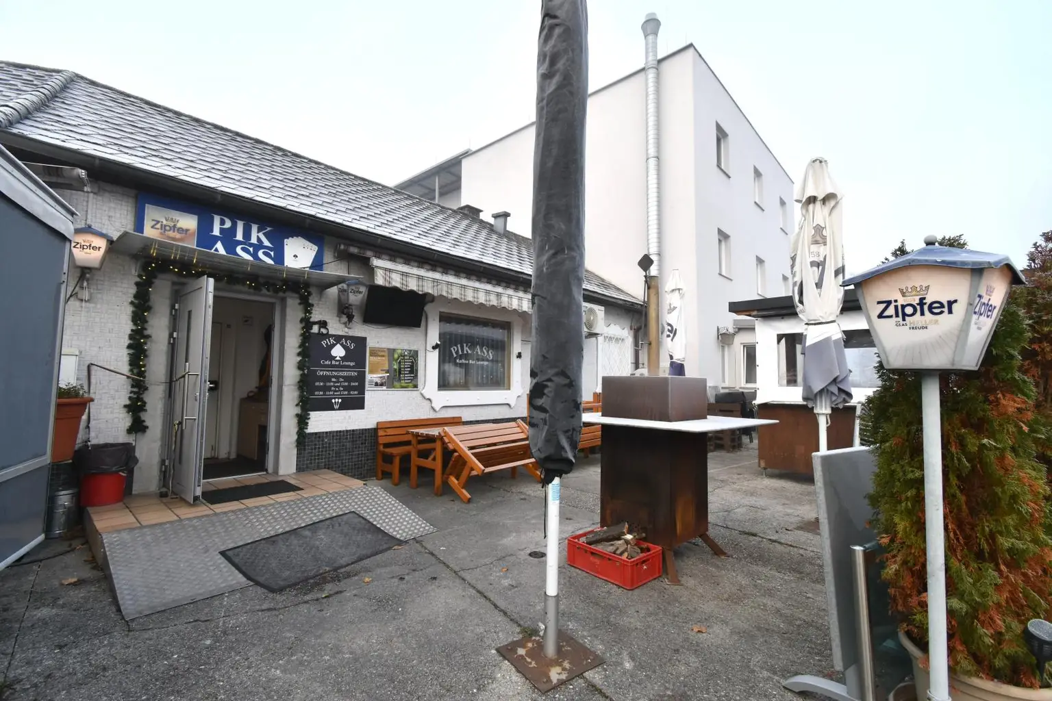 Vermieteter Gastronomiebetrieb mit separater Wohneinheit in zentraler Lage! Nähe BMW, SKF!!