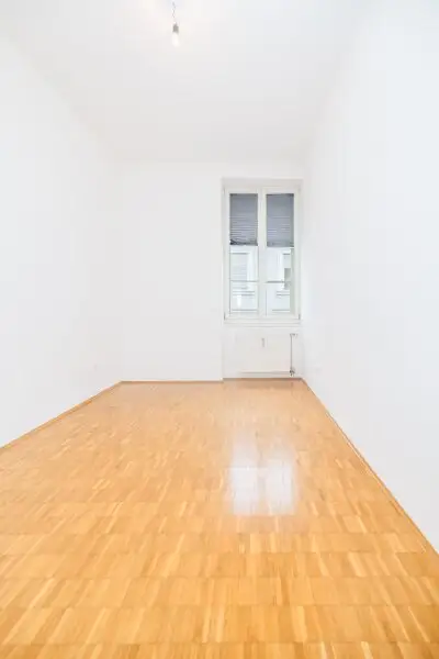 WOHNEN AM PARKRAND I BALKON I WG-TAUGLICH I RUHIG I BADEWANNE I AB SOFORT I PROJEKT WOHNEN I