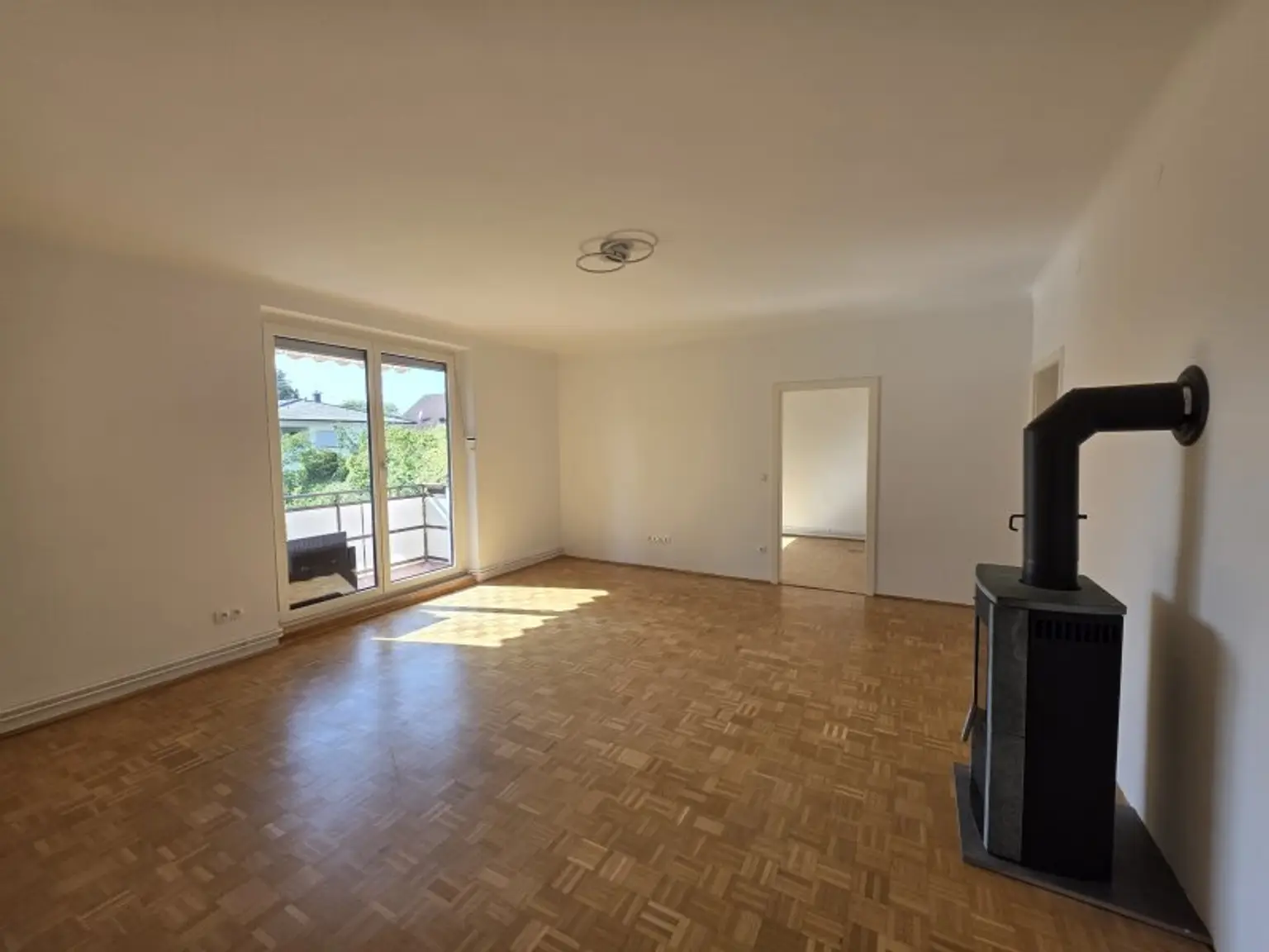 GRÜNOASE -  helle, sonnige 3-Zimmerwohnung in TOPLAGE mit Balkon