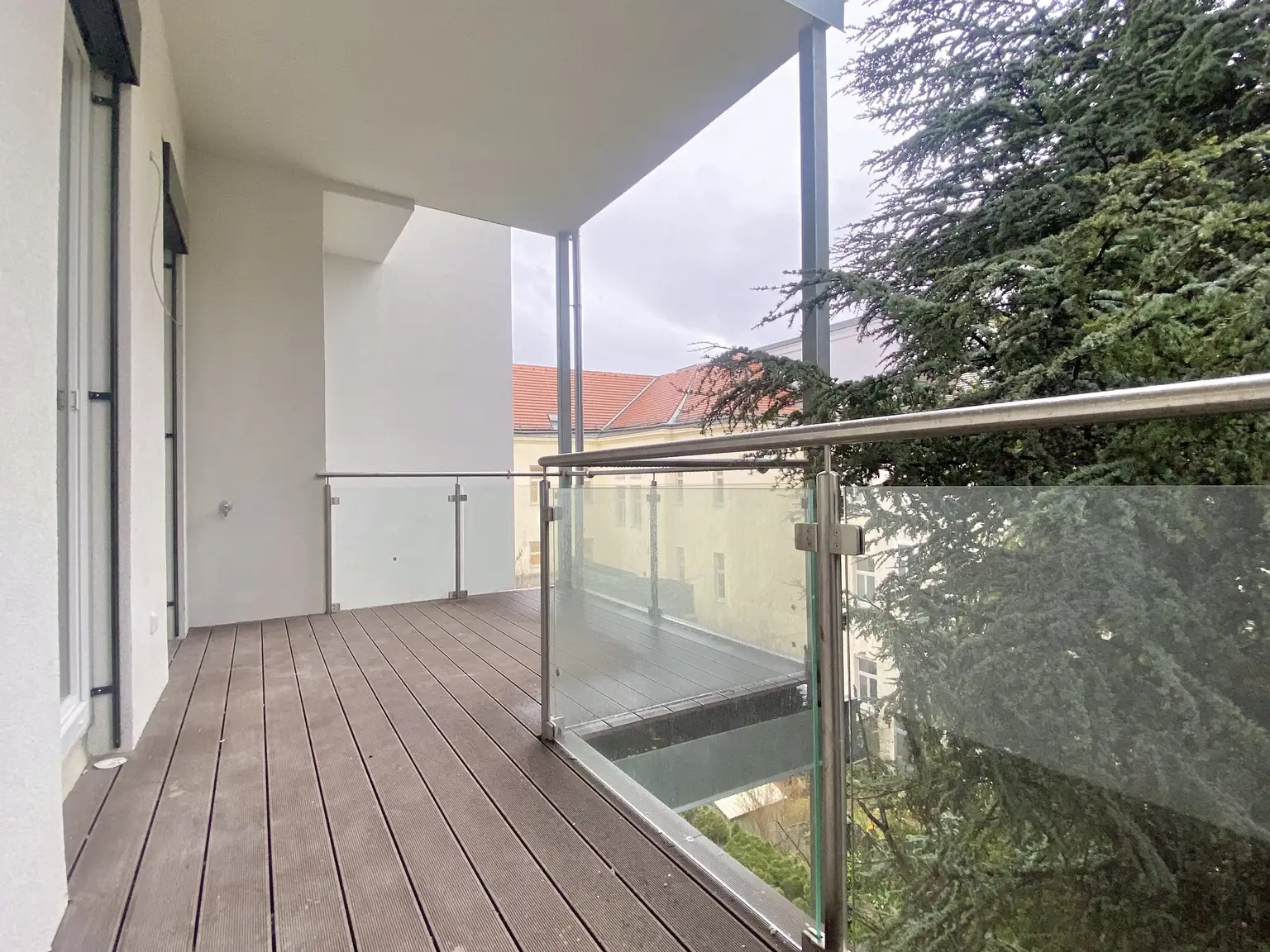 Erstbezug nach Sanierung I U4 gleich ums Eck I Außenfläche I Lufwärmepumpe & Fußbodenheizung