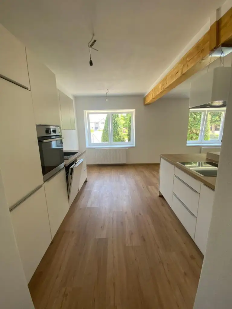 Hübsches Landhaus mit wunderbarem Garten zu vermieten!
