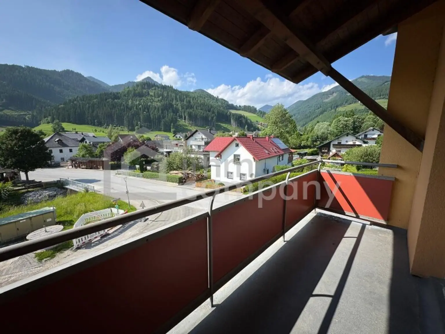 2-Zimmer-Wohnung mit Balkon und Grünblick