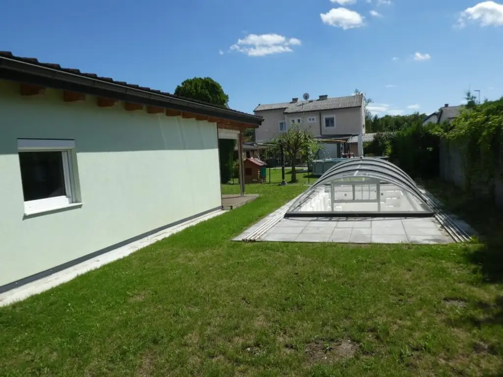 NEUER PREIS - neuwertiges, vollmöbliertes, barrierefreies Wohlfühlhaus auf Eigengrund mit Pool und Klimaanlage