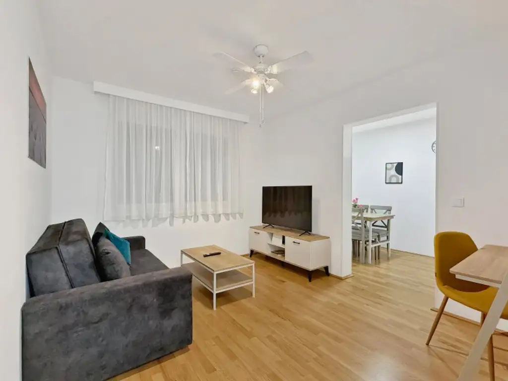 Airbnb | 2-Zimmer Wohnung in 1100 Wien | Voll möbliert | 1. Obergeschoss