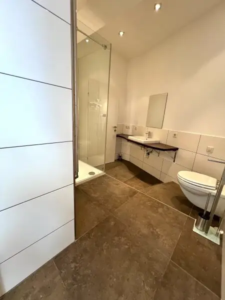 Hier bleiben keine Wünsche offen - Exklusive Maisonette mit 44m² Terrasse nahe Naschmarkt zu mieten!