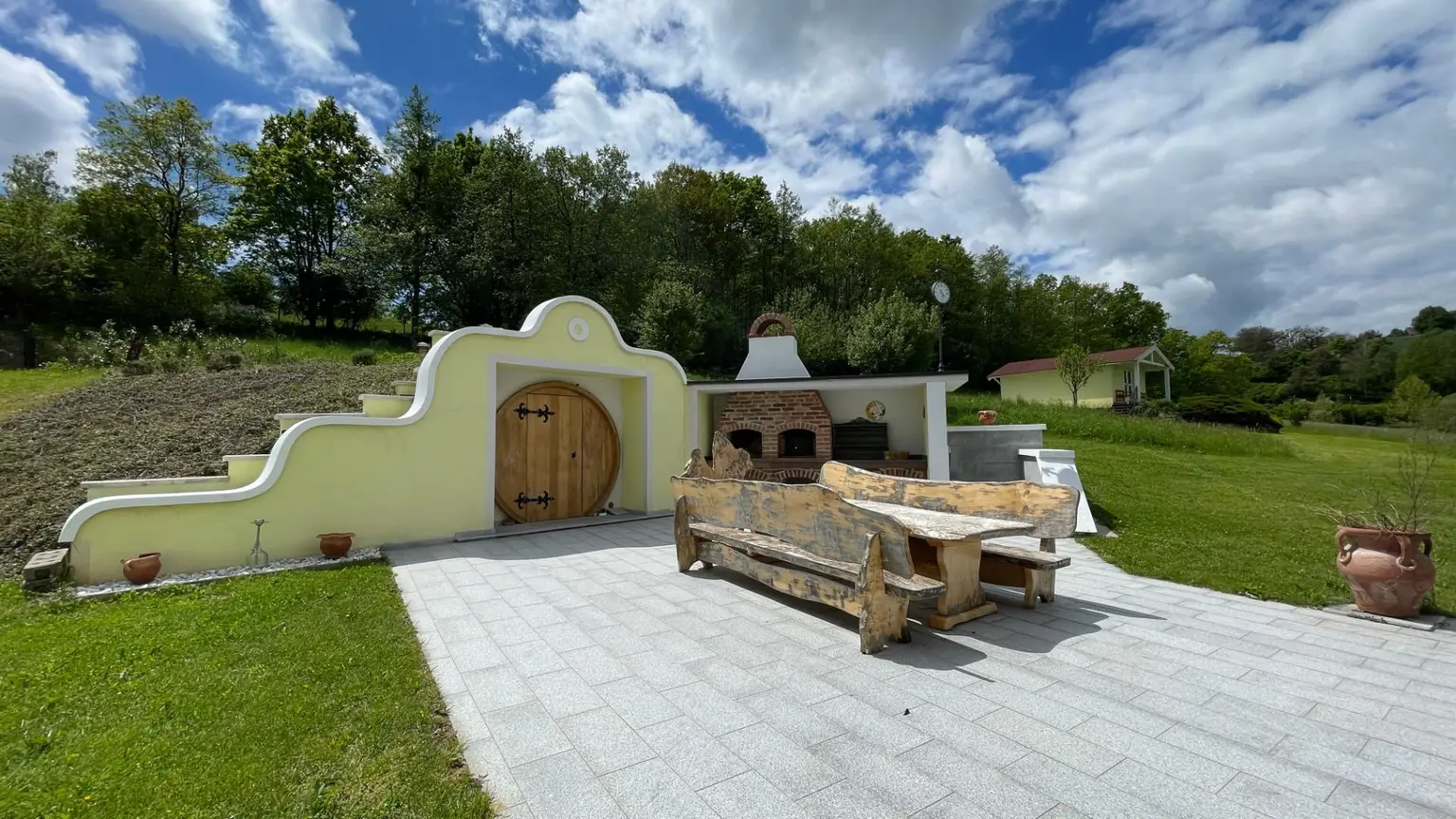 Grillplatz mit Gewölbekeller