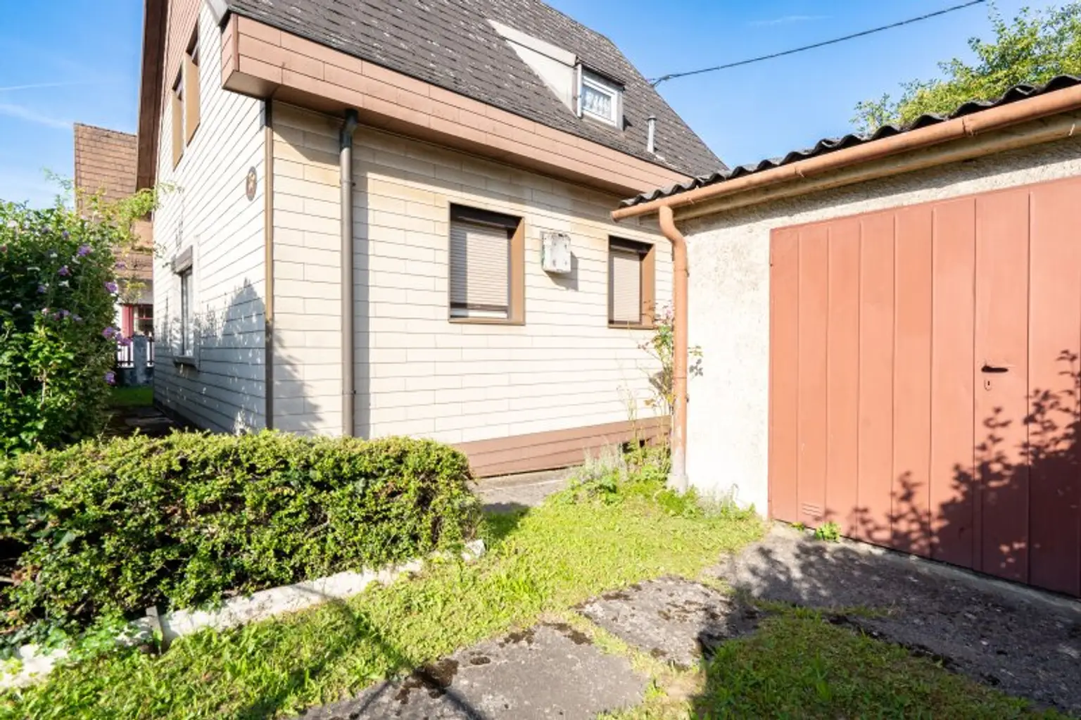 Ruhig, grün, perfekt – 4-Zimmer-Haus mit Garage und Garten in Keferfeld
