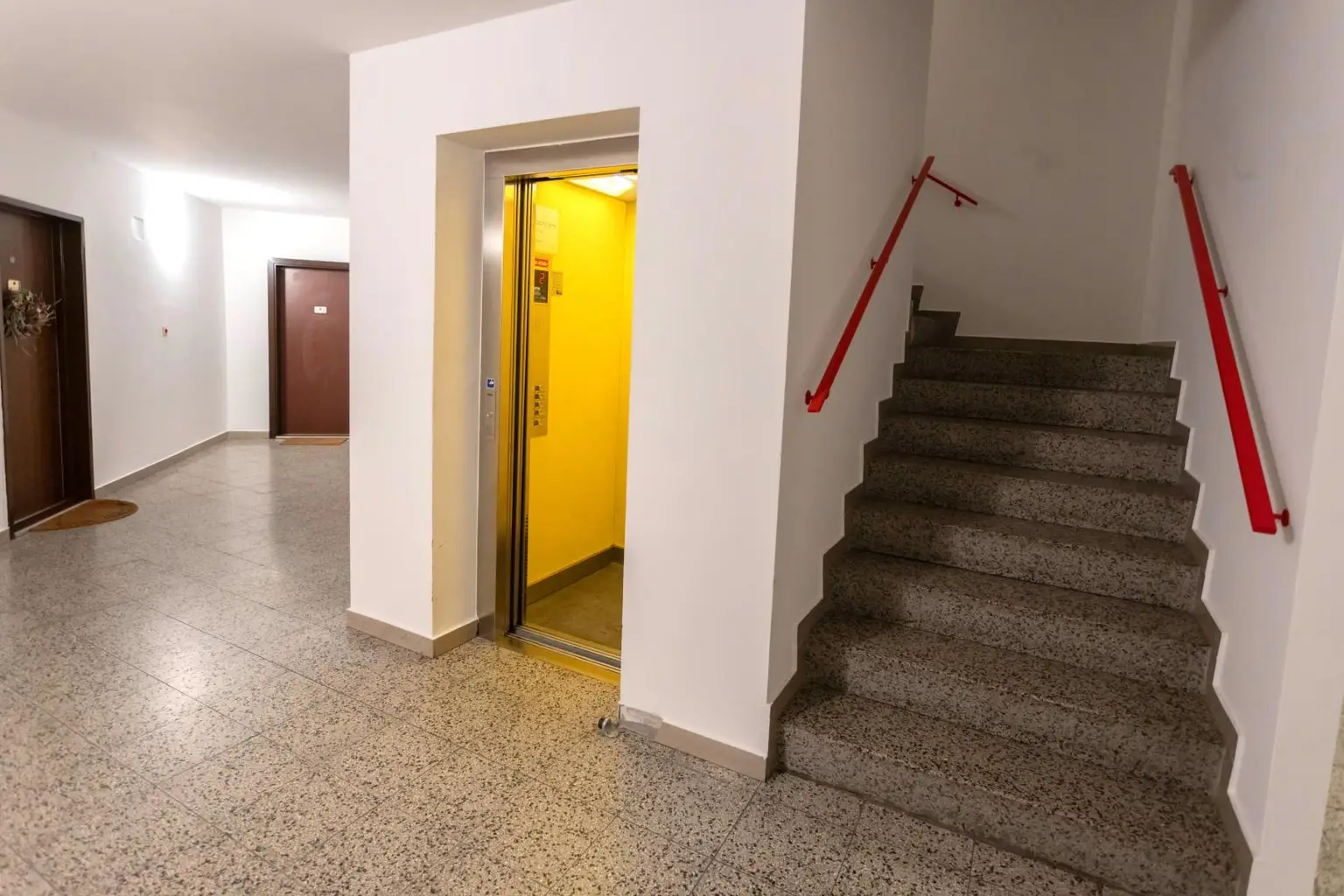 Neu sanierte 4-Zimmer-Eckwohnung im 2. Liftstock