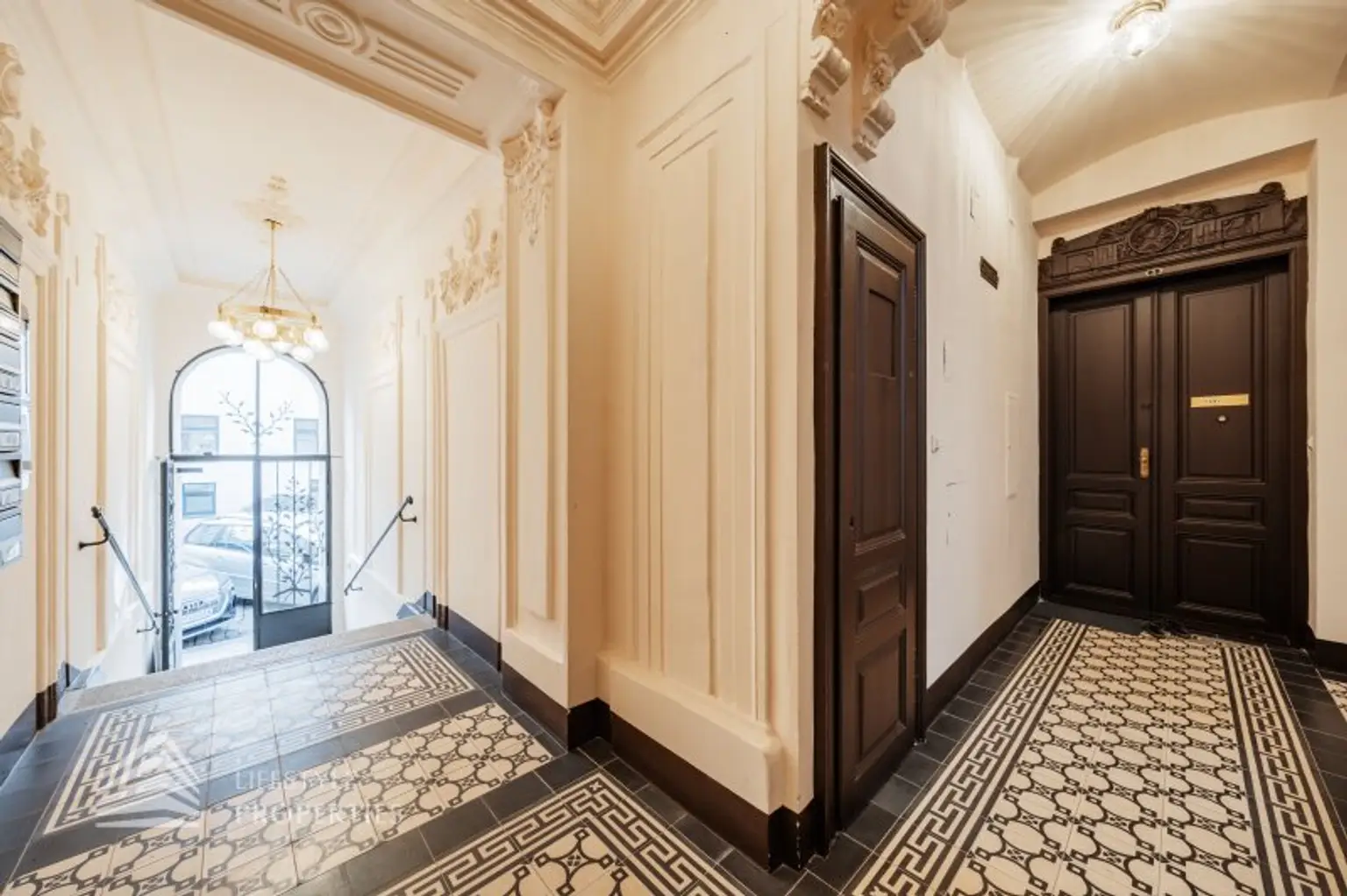 Sanierungsbedürftige Garconniere in ruhiger Lage des 9. Bezirks! Nähe Liechtensteinpark by Lifestyle Properties GmbH